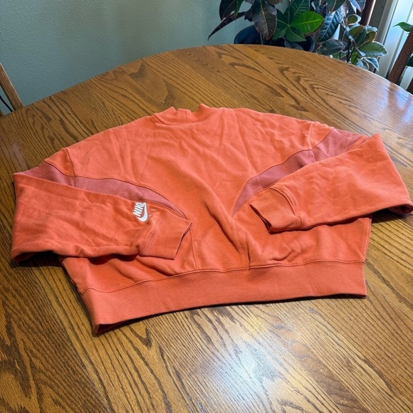 Nike Air Cropped Crew Neck Size Medium - Picture 3 of 3